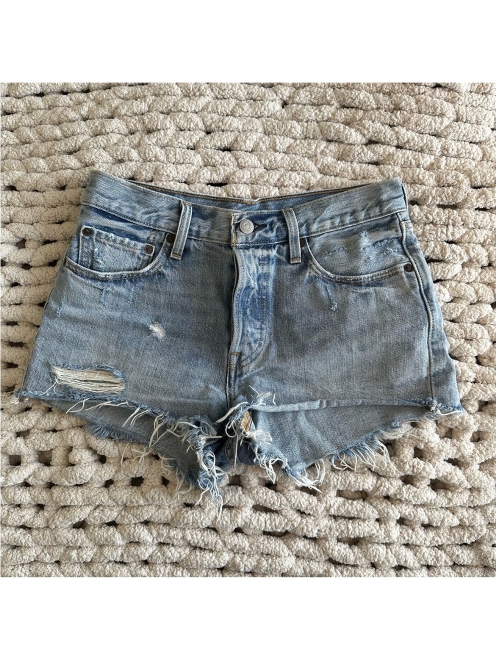 Levi’s 501 shorts in waveline